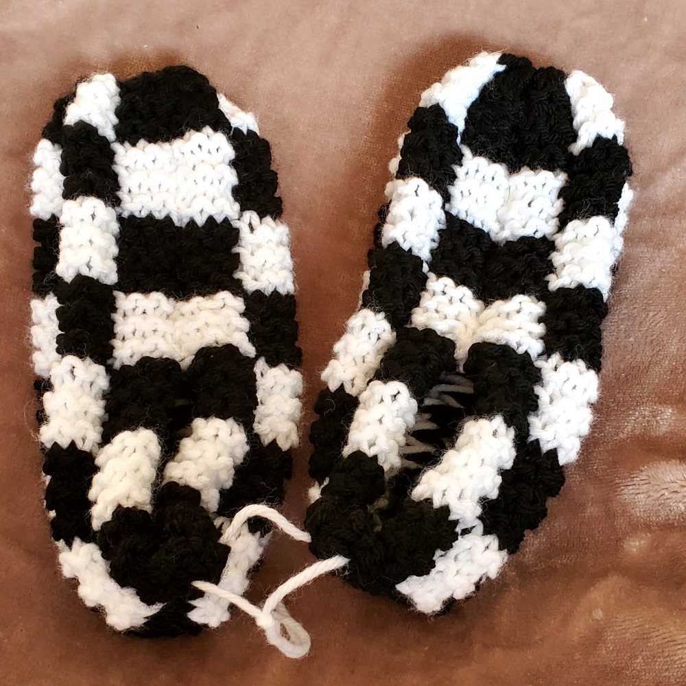 Black and White Checkered Knit Slippers
